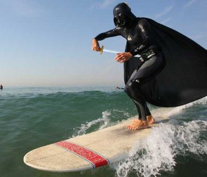 darth-vader-surfing